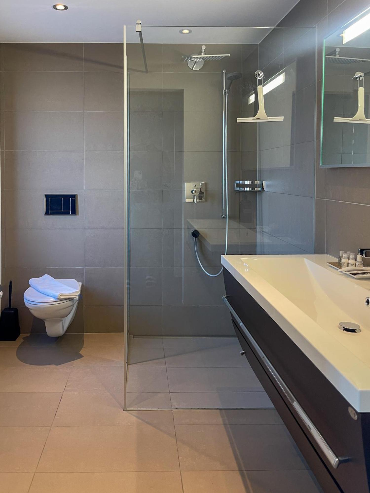 Zer Treichi Appartements Fiesch Luaran gambar